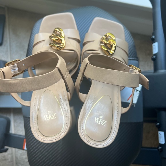 Brand new Zara STRAPPY CHUNKY PLATFORM HEELED SANDALS - Picture 8 of 12